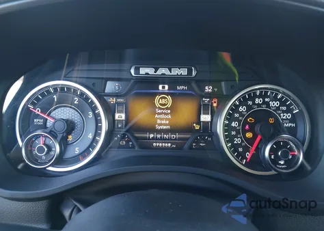 2022 Ram 1500 Laramie 4X4 5'7 Box z USA, uszkodzony, nr VIN 1C6SRFJM1NN378624